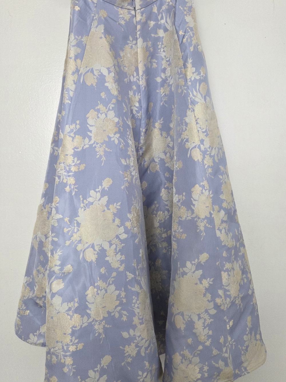 V. Chapman The Carolena Set in Bonnet Blue Windsor - Picture 9 of 10